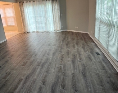 4840 Prestwick Place - Photo Thumbnail 9
