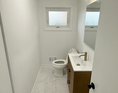 8748 N Olcott Avenue - Photo Thumbnail 5