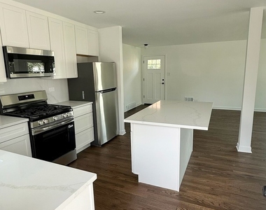 8748 N Olcott Avenue - Photo Thumbnail 2