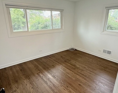 8748 N Olcott Avenue - Photo Thumbnail 7
