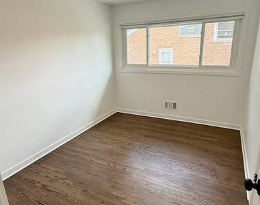8748 N Olcott Avenue - Photo Thumbnail 9