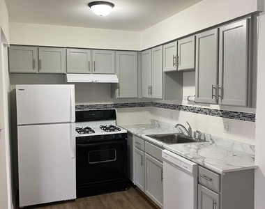 10s472 Echo Lane - Photo Thumbnail 1