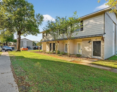 1400 Summit Street - Photo Thumbnail 26