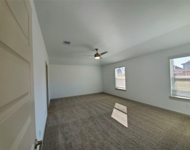 3314 Dagostino Creek Drive - Photo Thumbnail 16