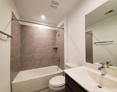 3314 Dagostino Creek Drive - Photo Thumbnail 5