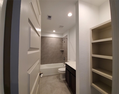 3314 Dagostino Creek Drive - Photo Thumbnail 3