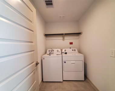 3314 Dagostino Creek Drive - Photo Thumbnail 11