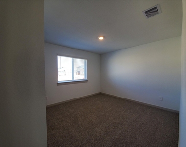 3314 Dagostino Creek Drive - Photo Thumbnail 4