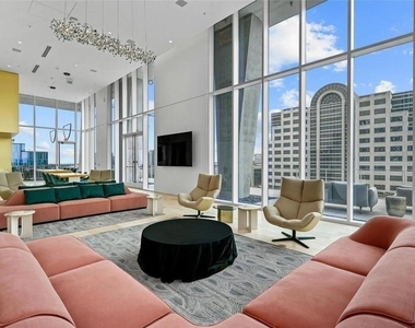 313 W 17th Street - Photo Thumbnail 18