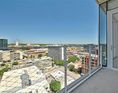 313 W 17th Street - Photo Thumbnail 14