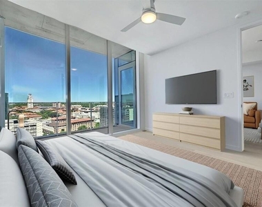 313 W 17th Street - Photo Thumbnail 10