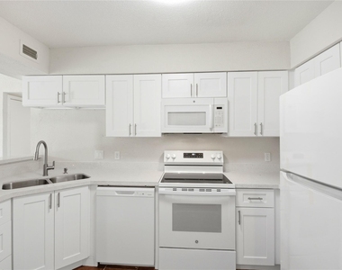 12500 Sandpiper Drive - Photo Thumbnail 5