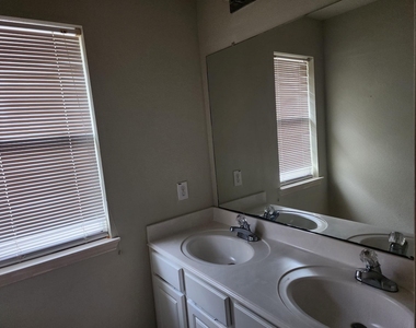 5518 Morgan Park Lane - Photo Thumbnail 23