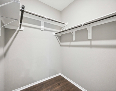 5710 Tabula Rasa Dr Drive - Photo Thumbnail 8