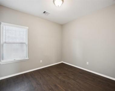 5710 Tabula Rasa Dr Drive - Photo Thumbnail 6