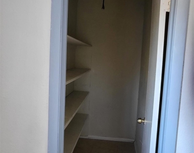 713 Carol Lynn Drive - Photo Thumbnail 9