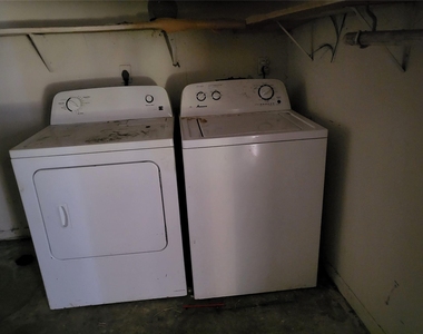 713 Carol Lynn Drive - Photo Thumbnail 2
