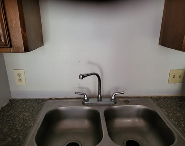 713 Carol Lynn Drive - Photo Thumbnail 3