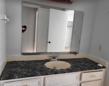 713 Carol Lynn Drive - Photo Thumbnail 11