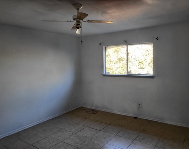 713 Carol Lynn Drive - Photo Thumbnail 10