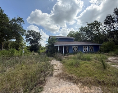 15821 Highway 36 - Photo Thumbnail 2