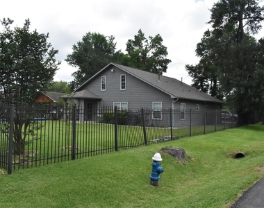 8535 Parkette Drive - Photo Thumbnail 1