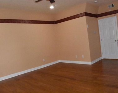8535 Parkette Drive - Photo Thumbnail 25