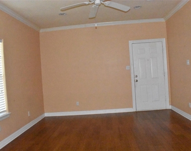 8535 Parkette Drive - Photo Thumbnail 15