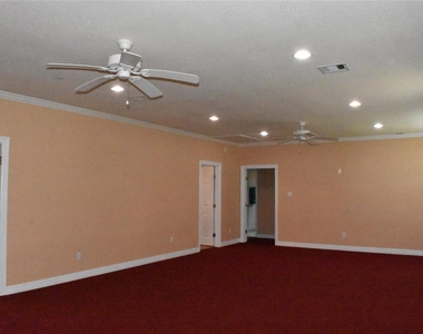 8535 Parkette Drive - Photo Thumbnail 6