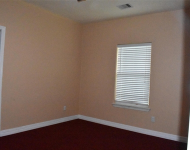 8535 Parkette Drive - Photo Thumbnail 19