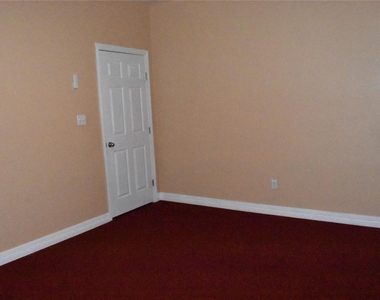 8535 Parkette Drive - Photo Thumbnail 21