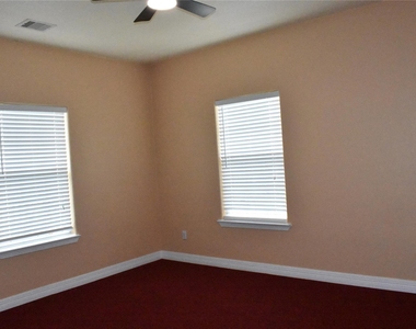 8535 Parkette Drive - Photo Thumbnail 16