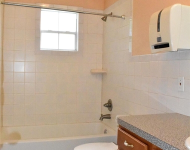 8535 Parkette Drive - Photo Thumbnail 22