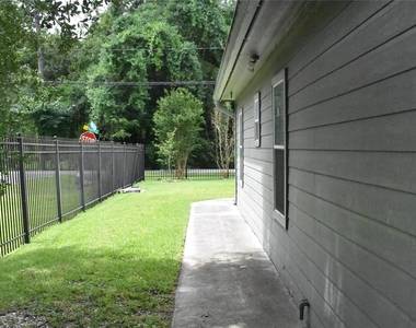 8535 Parkette Drive - Photo Thumbnail 31