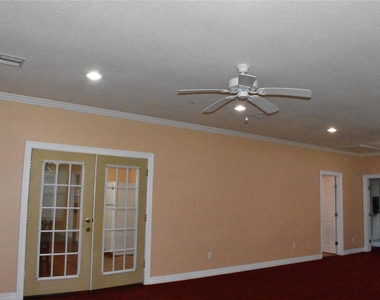 8535 Parkette Drive - Photo Thumbnail 7