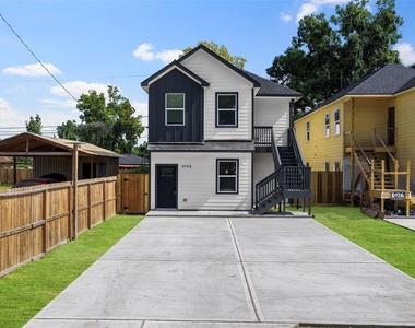 1078 Saint Clair Street - Photo Thumbnail 1