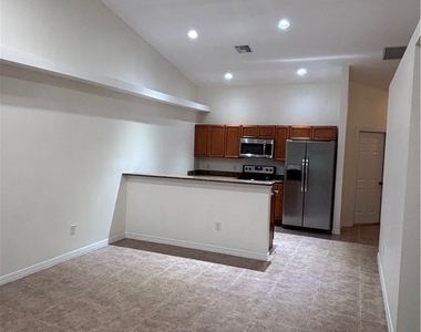 1117 Sw 8th Place - Photo Thumbnail 1