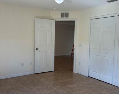 1117 Sw 8th Place - Photo Thumbnail 14