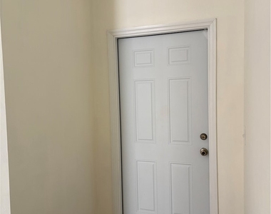 1117 Sw 8th Place - Photo Thumbnail 9