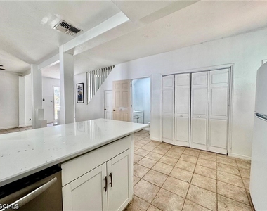 7123 Shannon Boulevard - Photo Thumbnail 9