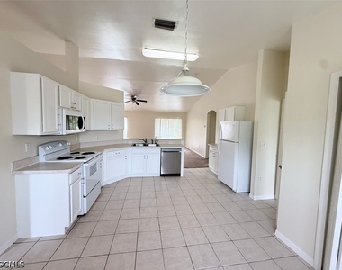 706 Oro Avenue S - Photo Thumbnail 1