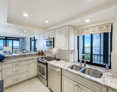 26235 Hickory Boulevard - Photo Thumbnail 7