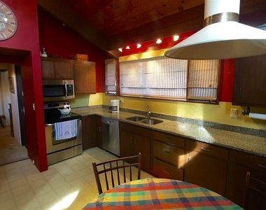 9 Murray Hill Road South - Photo Thumbnail 1