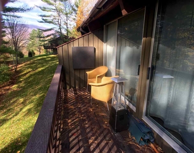 9 Murray Hill Road South - Photo Thumbnail 4