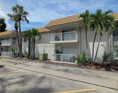 1830 Maravilla Avenue - Photo Thumbnail 5