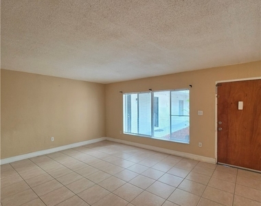 1830 Maravilla Avenue - Photo Thumbnail 8
