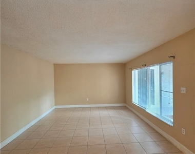 1830 Maravilla Avenue - Photo Thumbnail 9
