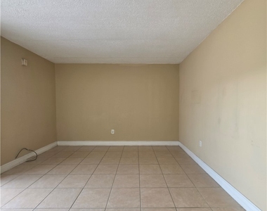 1830 Maravilla Avenue - Photo Thumbnail 15