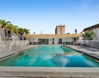 1830 Maravilla Avenue - Photo Thumbnail 25