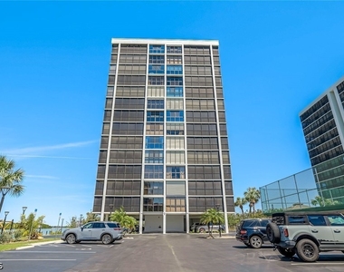 26225 Hickory Boulevard - Photo Thumbnail 2